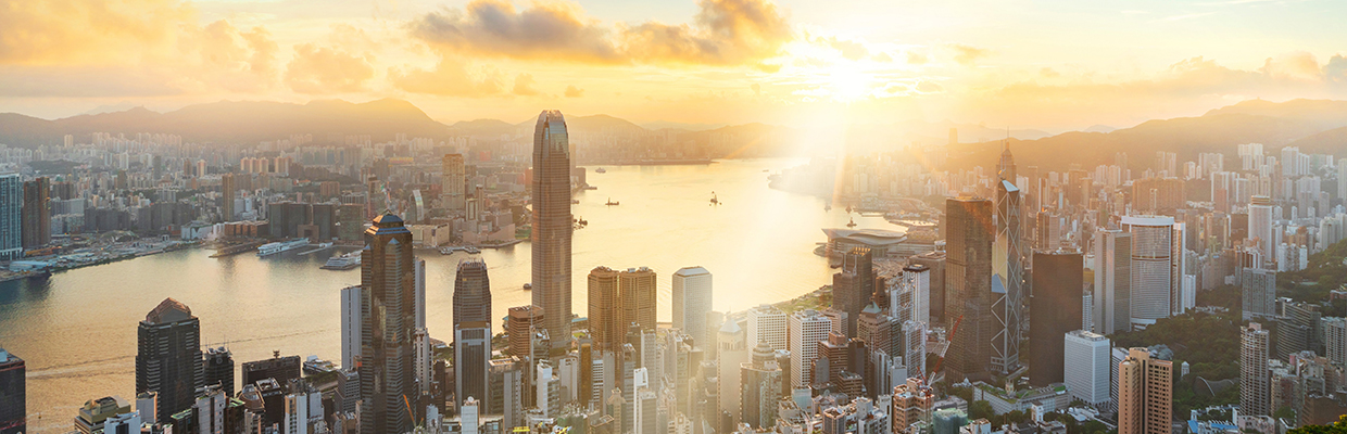 香港城市景觀；圖片使用於40週年．匯聚力量 編就未來。